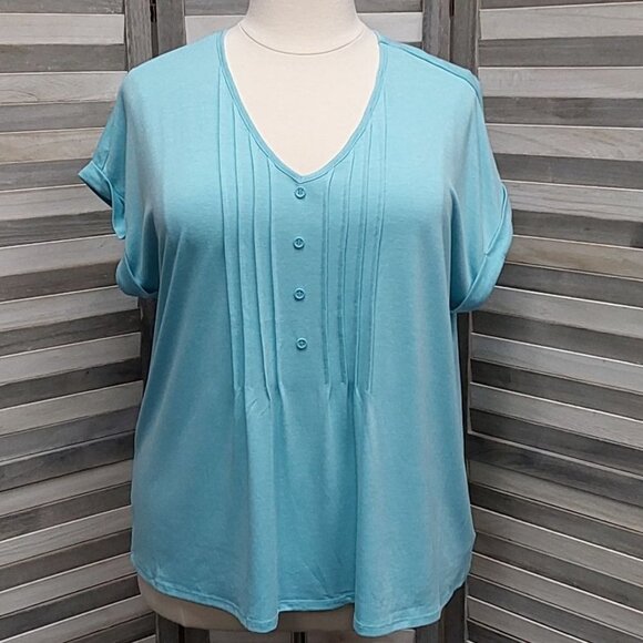 Pleated Front V-Neck Tee | 89th + Madison | 2X - Picture 1 of 12